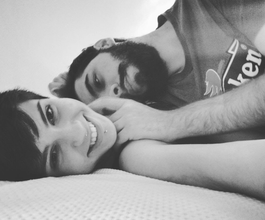 Rafael e Bruna em uma foto em preto e branco